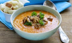 Сытный овощной суп с грецкими орехами
