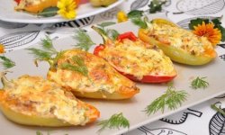 Перцы, запеченные с брокколи и говядиной