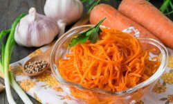 Готовим морковку по-корейски