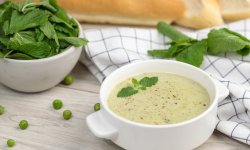 Суп-крем из зеленого горошка и куриного мяса
