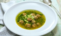 Гороховый суп на костном бульоне с фрикадельками