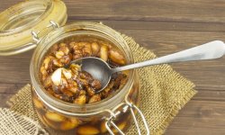 Рецепт “витаминной бомбы” из орехов и сухофруктов