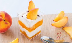 Персиковый тирамису без желатина: нежнейший порционный десерт