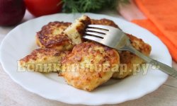 Куриные котлеты с творогом, сыром и укропом