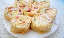 Рулетики с копчёной курицей