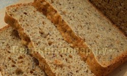 Цельнозерновой хлеб с кунжутом, маком, льном и семечками