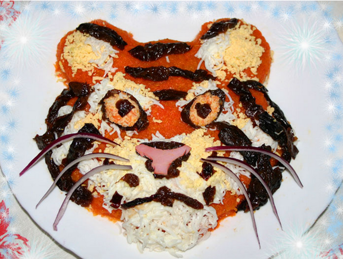 Новогодний салат «Тигр» с говяжьей печенью