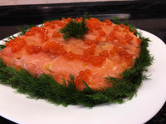 салат с красной рыбой